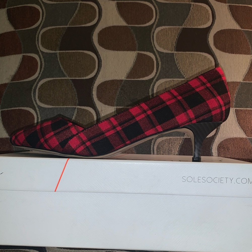 NEW SOLE SOCIETY PLAID KITTEN HEEL PUMPS SIZE WOMEN’S 9